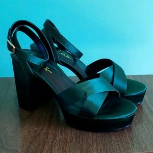 NWOT Lulu's Emerald Green Platform Heels ❤ 3+ BUND
